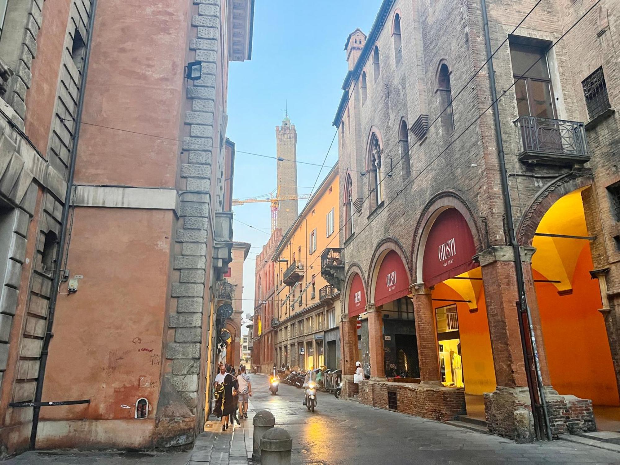 House Of Magic - Due Torri Apartman Bologna Kültér fotó