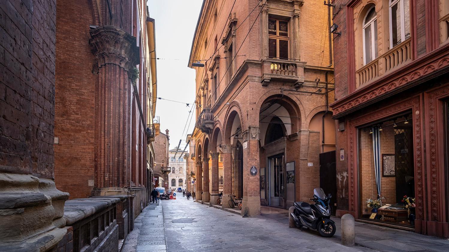 House Of Magic - Due Torri Apartman Bologna Kültér fotó