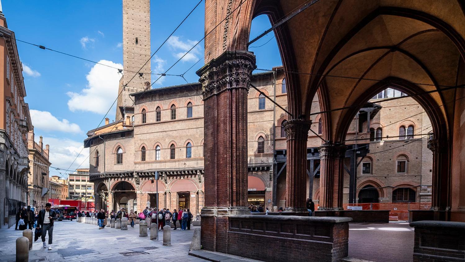 House Of Magic - Due Torri Apartman Bologna Kültér fotó